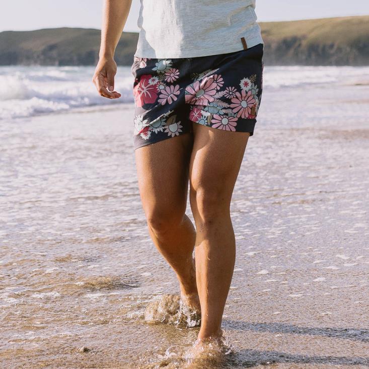 Passenger kvinner santosa shorts svart blomst sprengt 06024911