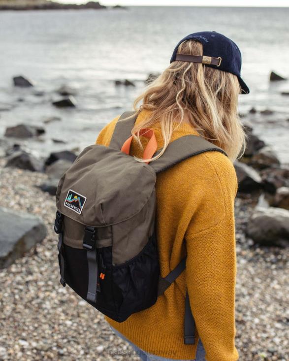 Passenger kvinner boondocker 18l resirkulert ryggsekk svart/khaki 060241130