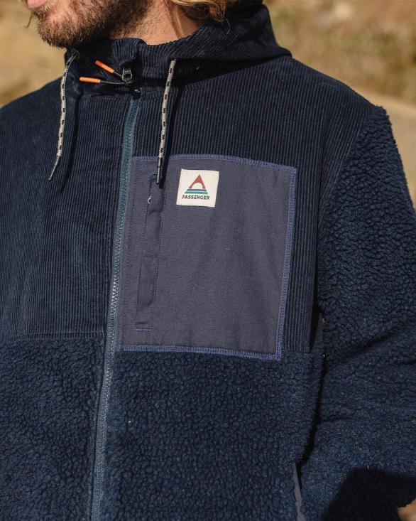 Passenger menn eventyr resirkulert dyppelet sherpa fleece dyp marineblå 0602427