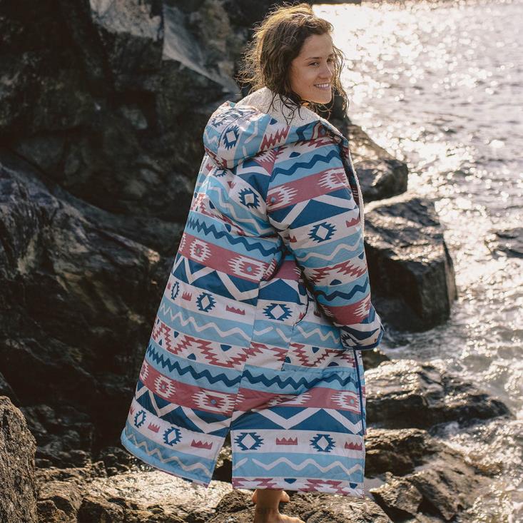 Passenger unisex roaming resirkulert sherpa fôret skiftende kappe multi geo stripe koraller 06024610
